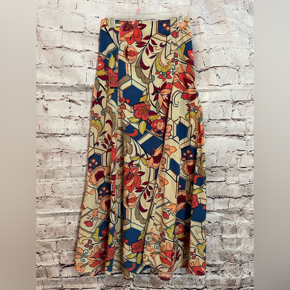 EU SKIRT